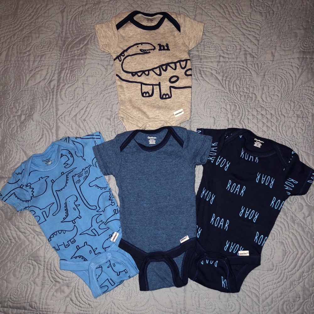 Gerber onesies 👶🏻